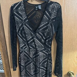 Windsor V-Neck Black Long Sleeve Lace Gown With Side Slit And Nude Lining Size 9